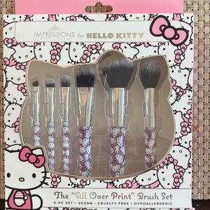 HELLO KITTY IMPRESSIONS For VANITY MAKE UP BRUSH SET “ALL OVER PRINT” New in Box